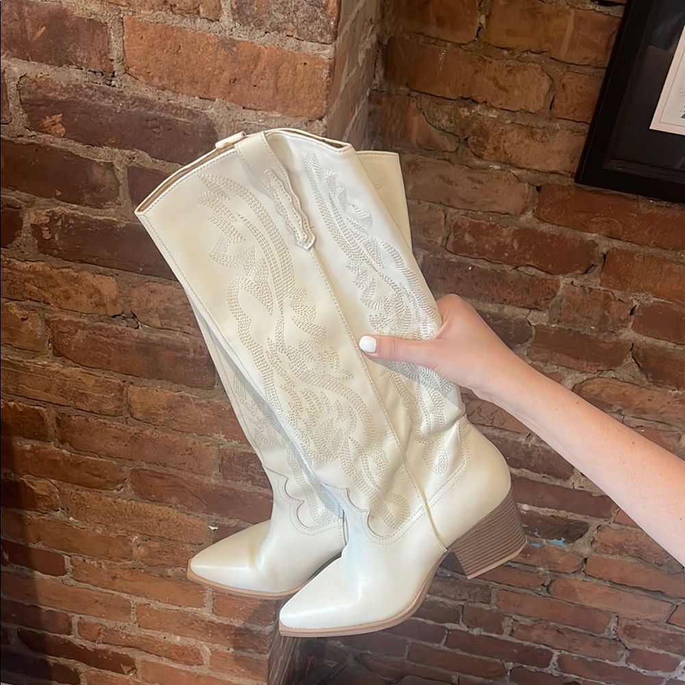 Crown Vintage Cream Heeled Boots with Western Flair